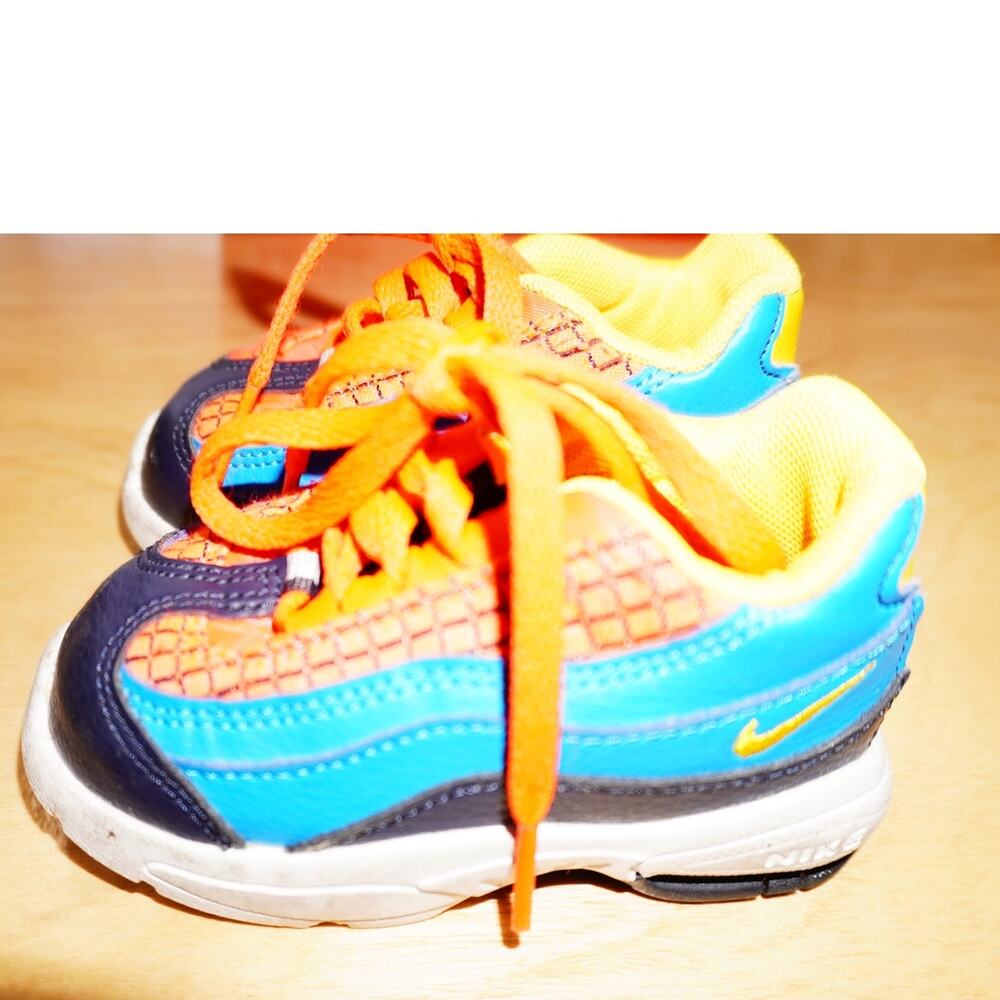 Nike Air Max 95 Toddler Size 4C Bright Crimson Amarillo Blue Kids Shoes - Picture 2 of 16